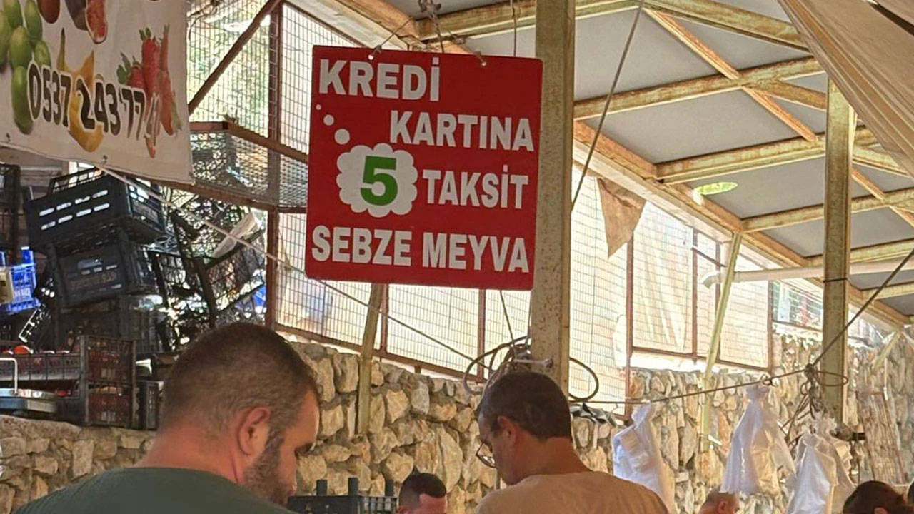 Sebze ve meyveye taksit dönemi başladı, geçim sıkıntısı derinleşiyor